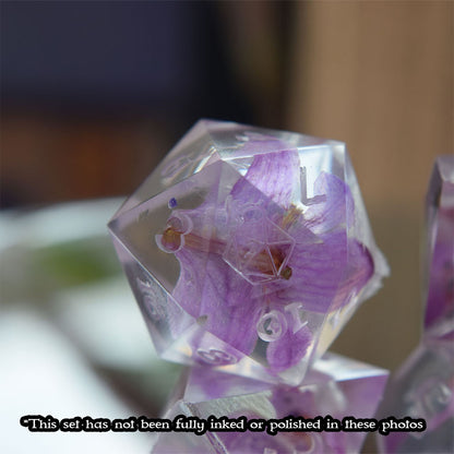 Cattleya Sharp-Edge Dice Set