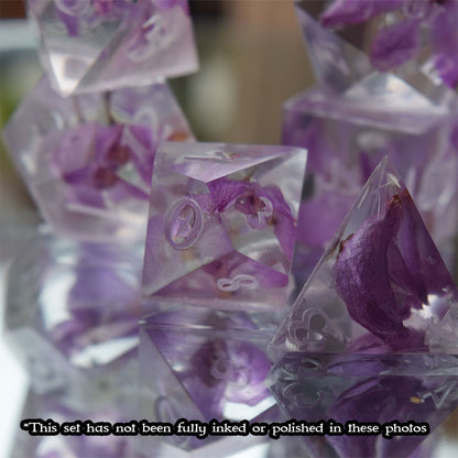 Cattleya Sharp-Edge Dice Set